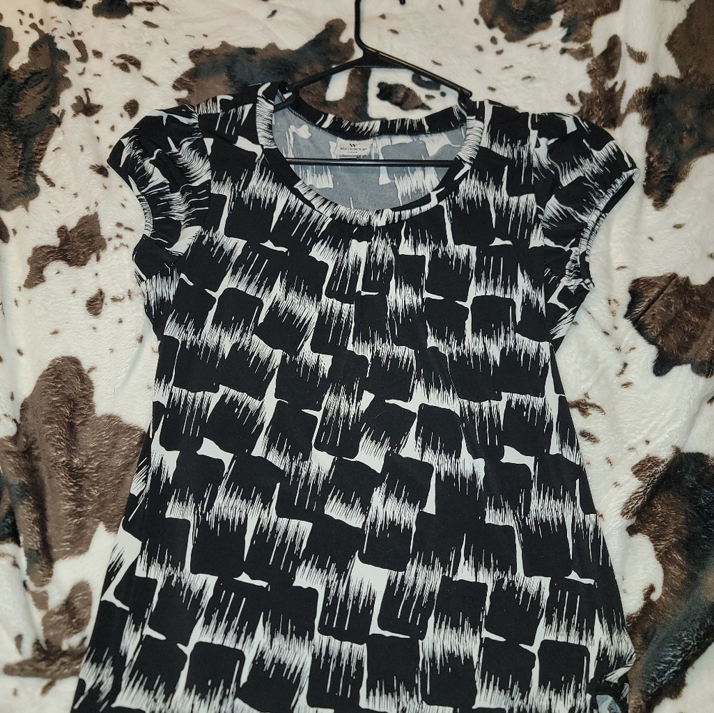 Worthington large b/w blouse
